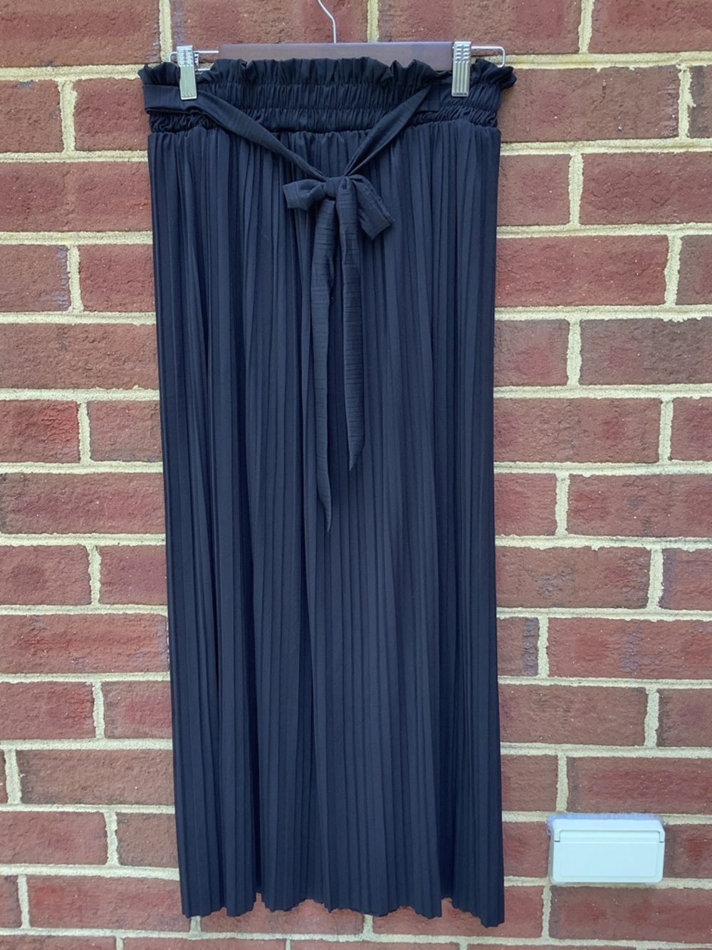 NWT Liv Los Angeles Pleated Accordion Maxi Skirt Elastic Waist Tie S